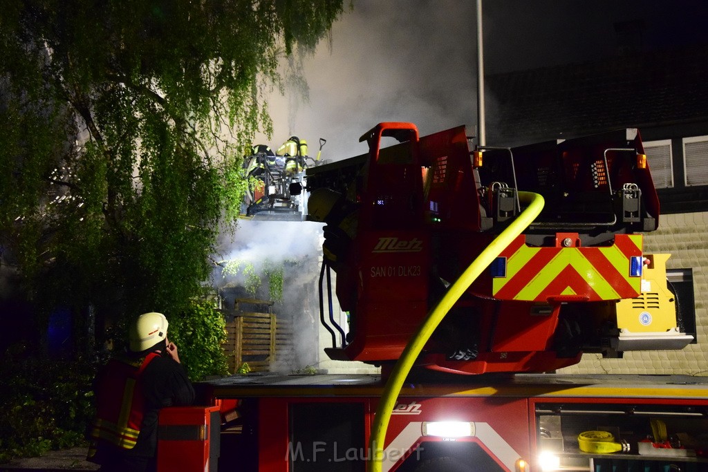 Grossfeuer Einfamilienhaus Siegburg Muehlengrabenstr P0146.JPG - Miklos Laubert